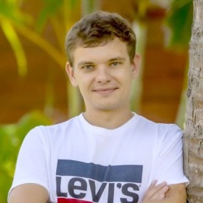 Алексей Иванов